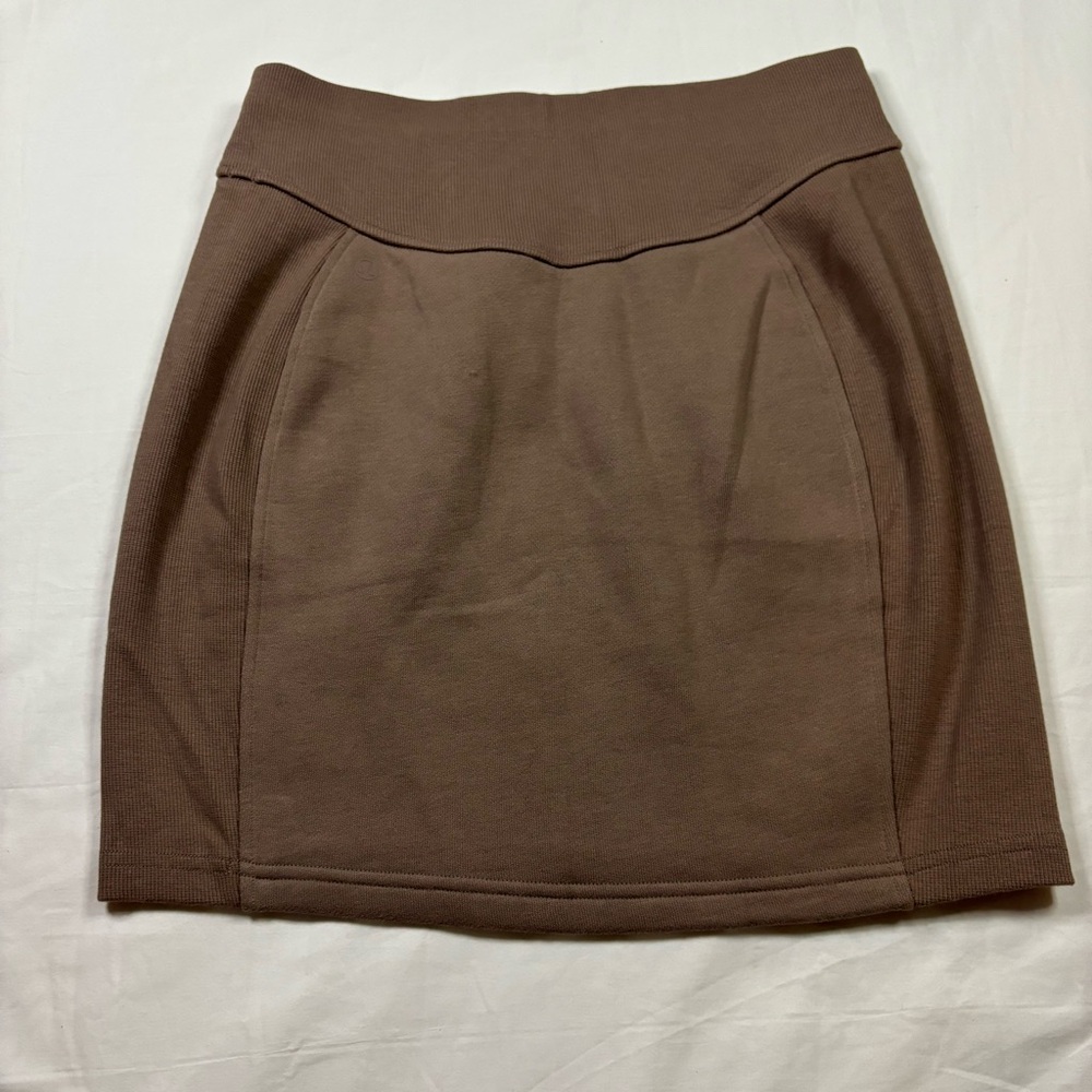 Lululemon Scuba HR Mini Skirt TPTC Tauptastic Tan Beige Women’s Size L - Picture 4 of 4